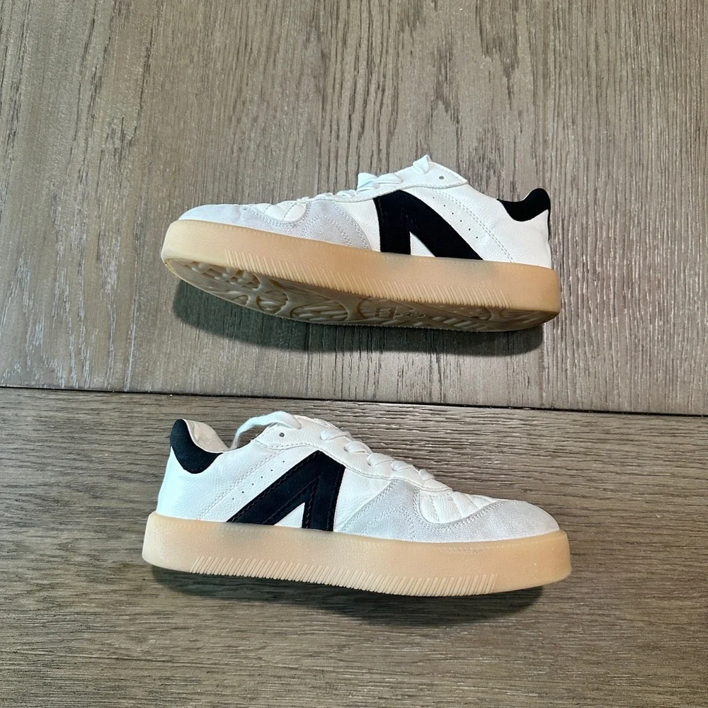 MIA Leather Retro Sneakers Size 6.5 White/Black Gum Sole - Picture 5 of 10